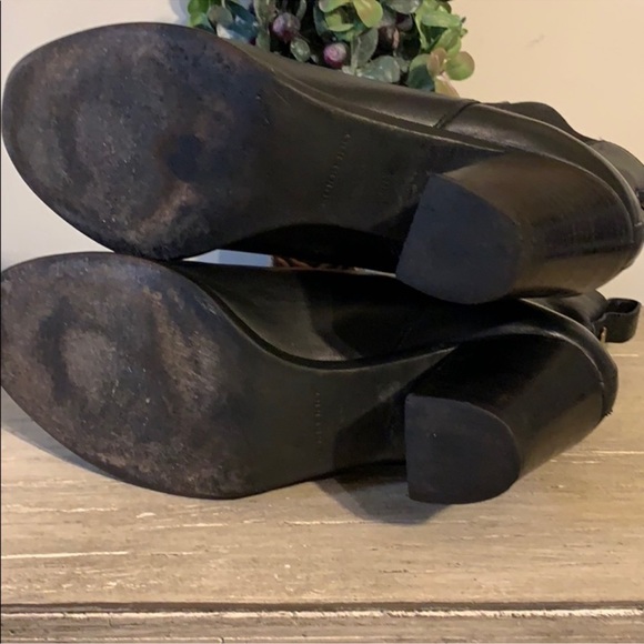 Authentic Burberry  Blk Leather Ankle Boot - Picture 7 of 8